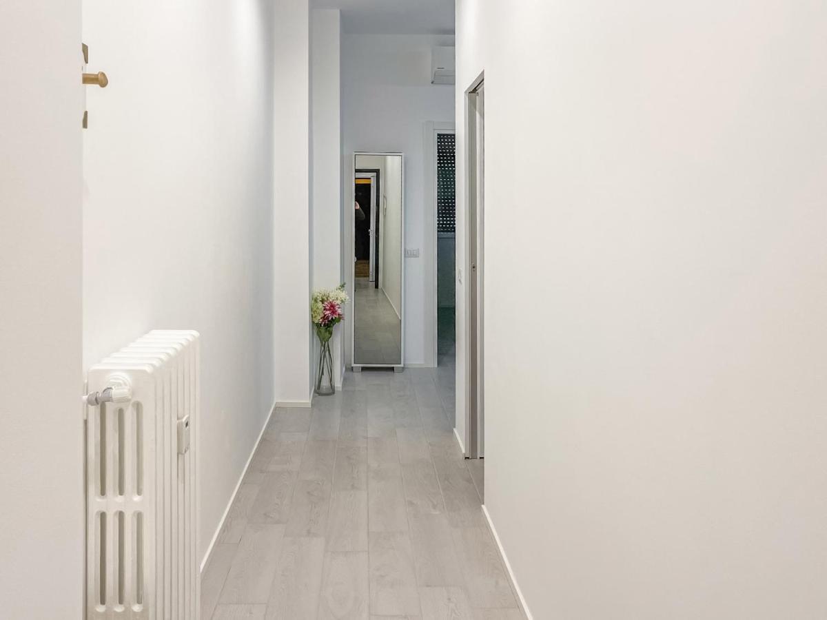 Bnb Capital Milano Moscova - White Bagian luar foto